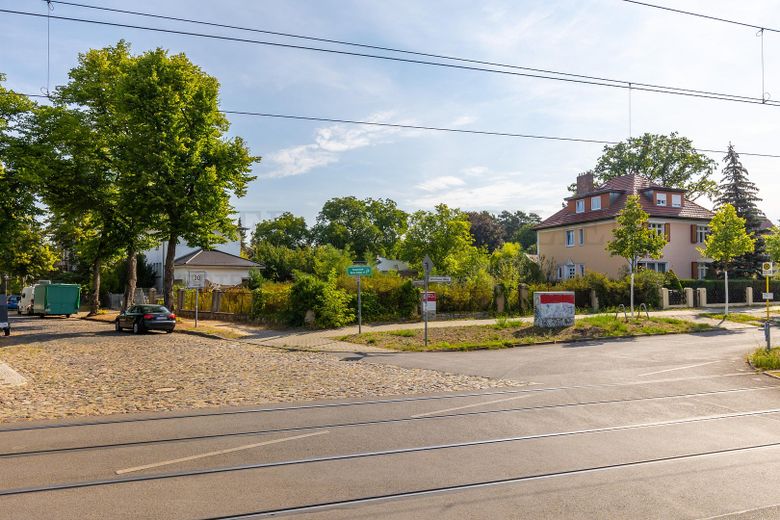 Grundstück für ein kleines MFH, Gewerbe, Villa. Provisionsfrei nur 200 Meter zum Wasser. – Foto 3