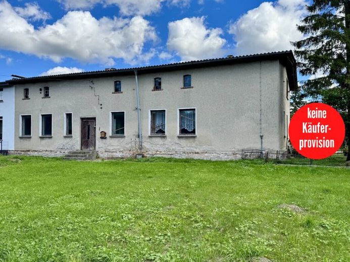 HORN IMMOBILIEN ++ Sanierungsbedürftiges Haus mit Doppelgarage und Scheune in Polzow – Fotoğraf 1