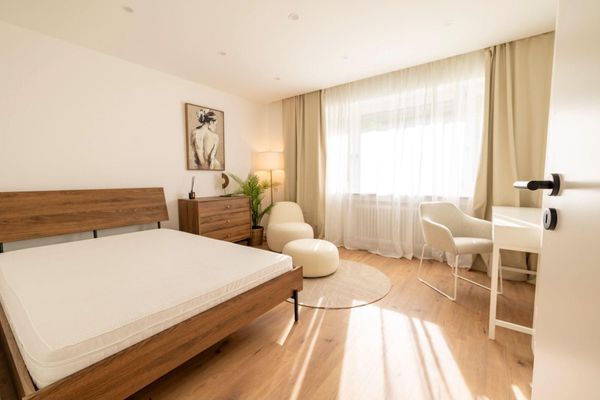 Möblierte 5er-WG in München mit großzügigen Zimmern und moderner Ausstattung