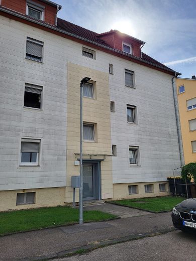 2-Zimmer-Wohnung in Heilbronn, zentrale Lage, 2 Keller – Außenansicht