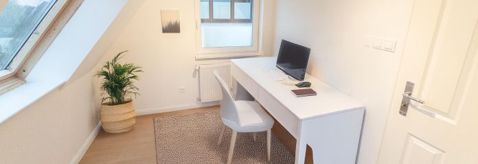 Homeoffice (oder Schlafzimmer)