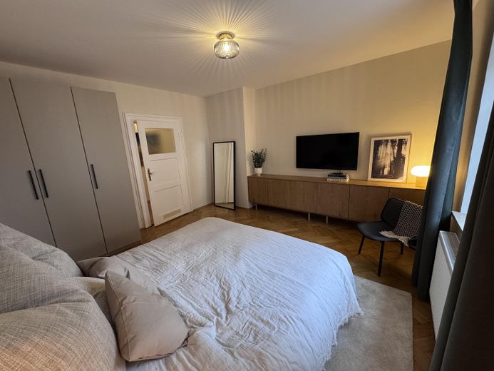 Sideboard un TV Schlafzimmer