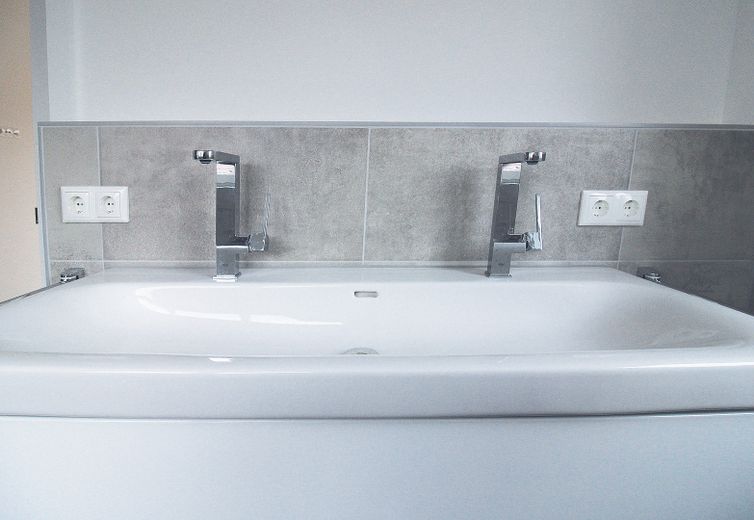 Einzigartiges LUXUS Penthouse im Herzen Gersthofen´s – Designer-Doppelwaschtisch