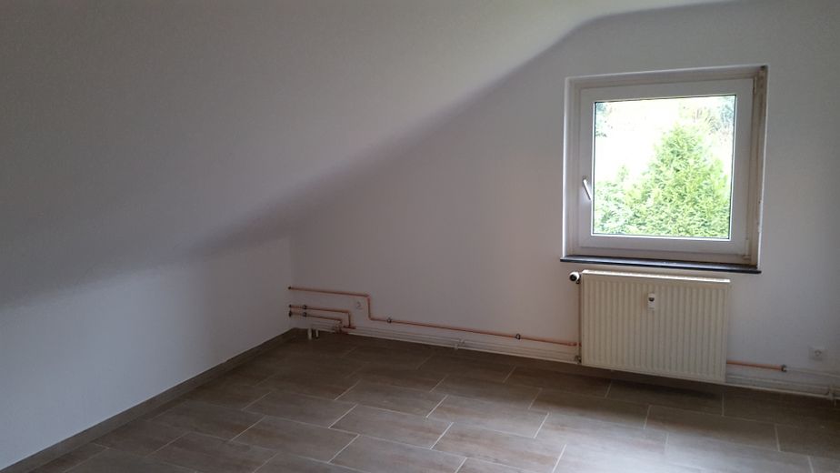 Sehr schöne renovierte Dachgeschoss-Wohnung 1,5 ZKB – Foto 8