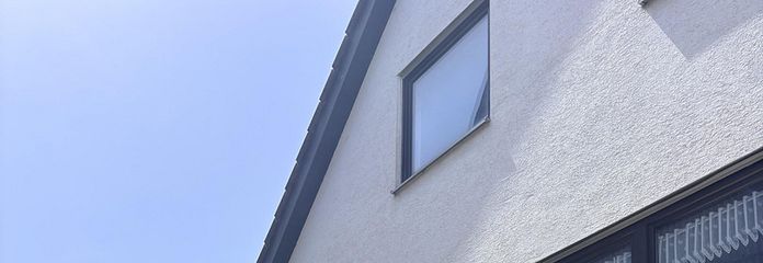 Erstbezug nach Renovierung: Gemütliche 2 Zimmer Wohnung mit eigenem Eingang und Garten in Gültlingen – Hauseingang