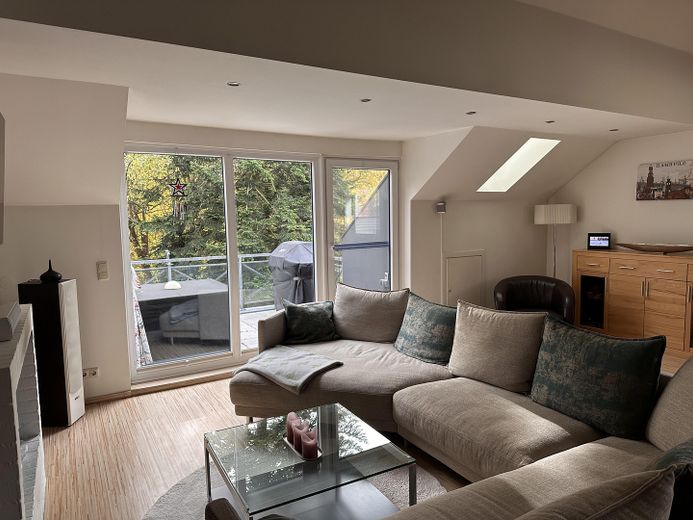 Wohnzimmer Richtung Balkon