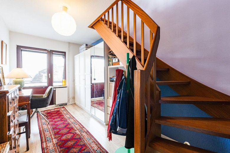 Modernisiertes Familienparadies: Sehr gepflegtes ERH mit Kamin, Sauna &amp; Garage – Kinderzimmer I
