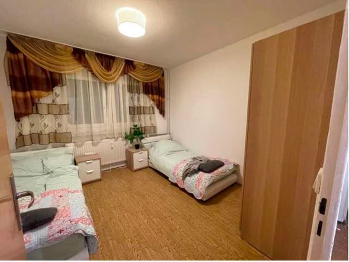 z.B Schlafzimmer mit Möbel