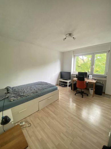 Wohn- und Schlafzimmer