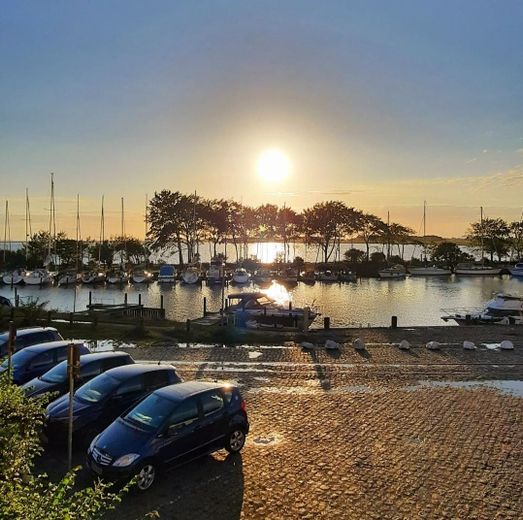 Einzigartige Ferienwohnung mit beidseitigem Ostseeblick-Toplage Orth/Fehmarn-provisionsfrei – Sonnenuntergang vom Balkon