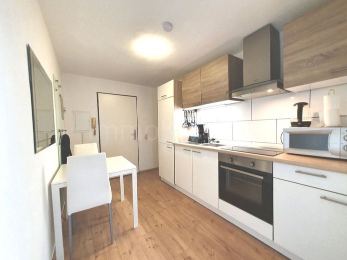 ++ MODERNISIERTES DREIFAMILIENHAUS + DOPPELGARAGE + GARTEN IN GUTER LAGE!! ++ – KÜCHE DACHGESCHOSS