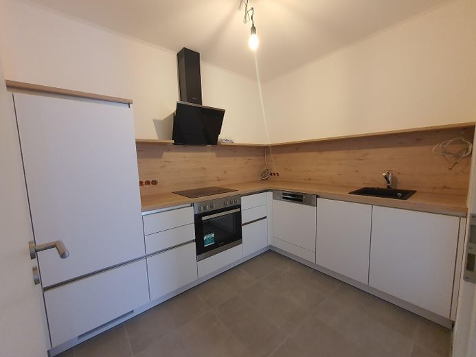 Traumhafte 3 Zimmer EG Wohnung mit Doppelgarage zu vermieten – Küche