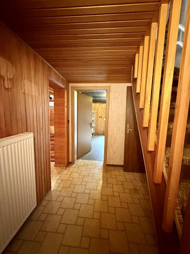 Casa a schiera di testa tranquilla e centrale a Norderstedt vicino ad Amburgo – Flur Keller