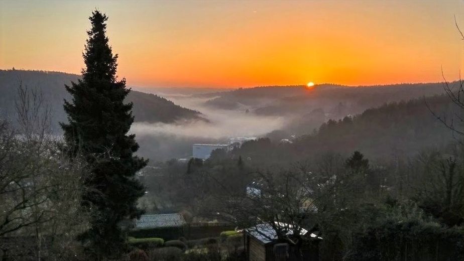 Modernes Familienparadies in Wuppertal-Heckinghausen -  kernsaniertes Einfamilienhaus mit Fernblick – Ausblick