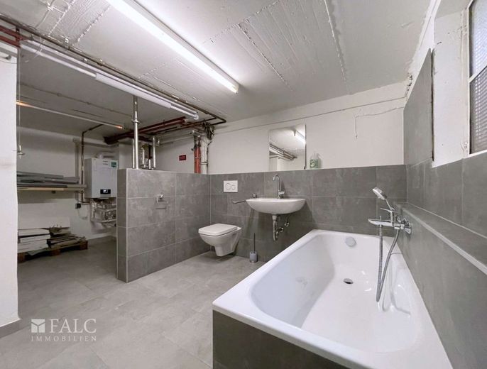 Einziehen und wohlfühlen - Reihenmittelhaus mit idealer Raumaufteilung – Badezimmer