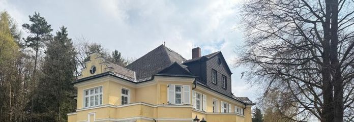 repräsentative Villa in Rehau für gewerbliche Anmietung - ca. 684 m² Gesamtnutzfläche - Grundstück ca. 3.300 m² - Praxis - Büro - Dienstleistung