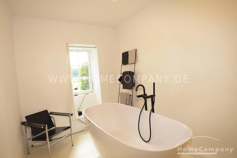 Exklusive Wohnung in Villa am See in Potsdam mit Bootsliegeplatz, möbliert – 54709ea2877ff93e3ff1822199a9a391214a94cb.jpg