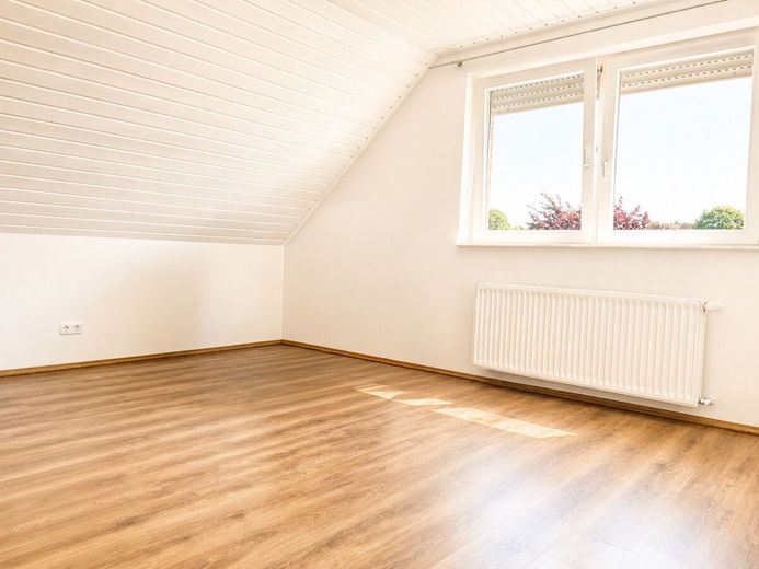 Großzügiges Einfamilienhaus mit Wärmepumpe, Vollkeller und traumhaftem Eckgrundstück! – Bild 16