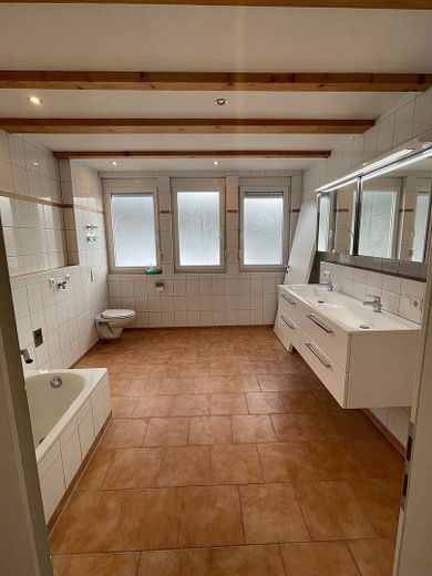 Geräumige 4-Zimmer-Maisonette-Dachgeschosswohnung in Friedenweiler – Nähe Titisee – Foto 2