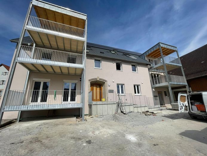 Erstbezug kernsanierte Wohnung 113m2 3,5-Zimmer NEU mit großem Balkon – Westansicht