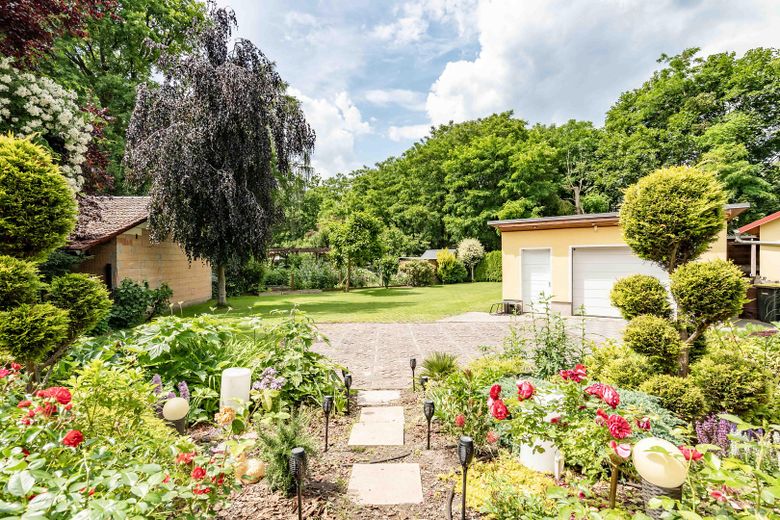 Familientraum in Kleinmachnow – Grundstück mit Garage