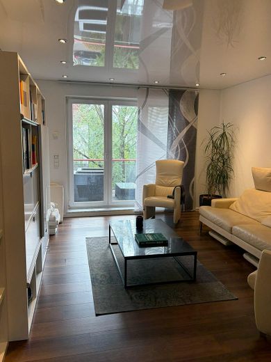 Ruhiges Wohnen ganz oben: Gepflegte 3-Zimmer-Wohnung mit Süd-West-Balkon & Tiefgarage – Photo 8