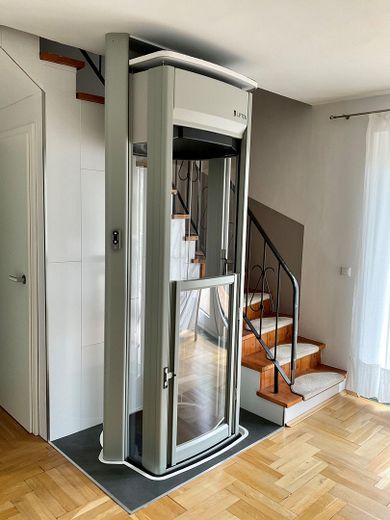 Lift Erdgeschoss zu Hauptgesch