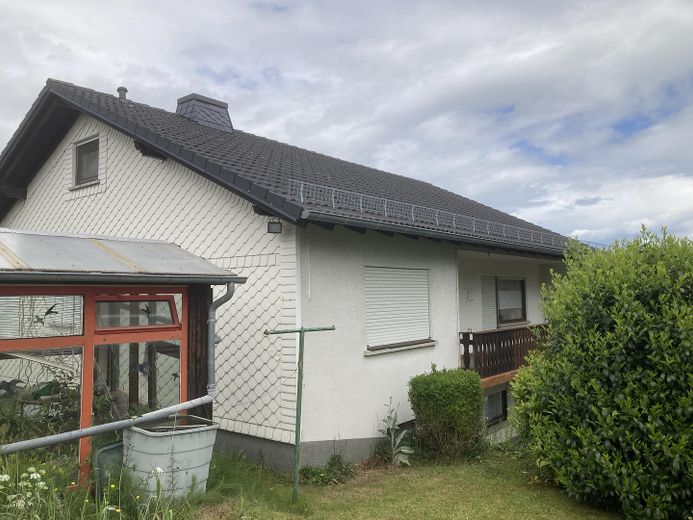 Platz für Generationen, Ideen und Zukunft – Vielseitiges Wohnhaus mit großem Grundstück in Kaden – Gartenansicht
