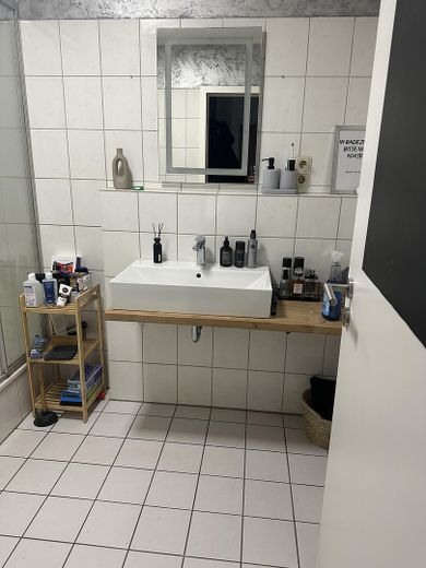 Luminoso apartamento de 2 habitaciones con amplia zona de estar y plaza de garaje subterráneo en Witten Annen – Bad