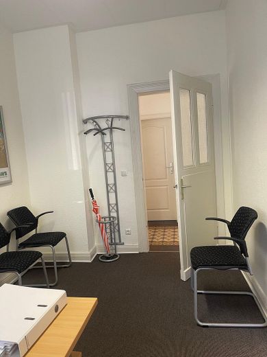 Büro/Wartezimmer