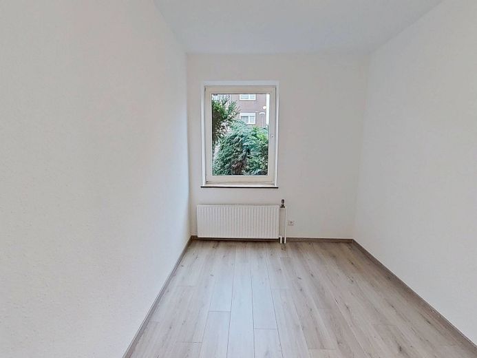 BALKONLU ve bol ışık alan, konforlu 3 odalı daire – Ansicht I: Schlafzimmer II