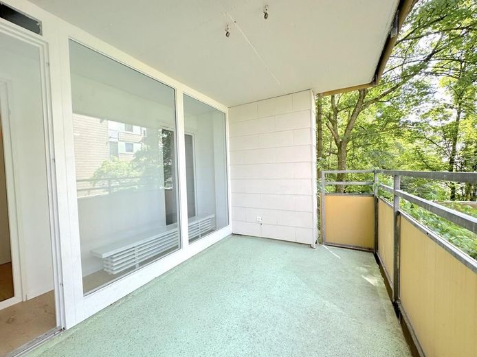 Möbliertes WG-Zimmer (15 m²) mit Loggia in Heidelberg-Emmertsgrund – Überdachte Loggia