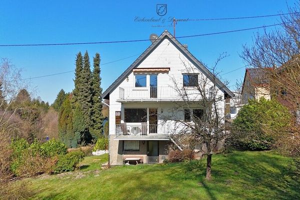 Casa unifamiliare bifamiliare indipendente in posizione vicina al centro e alla natura, subito utilizzabile