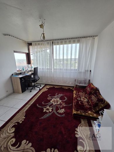 Familienfreundliche 4,5-Zimmer-Wohnung mit Balkon, Aufzug und idealer Raumaufteilung – Kinderzimmer 1