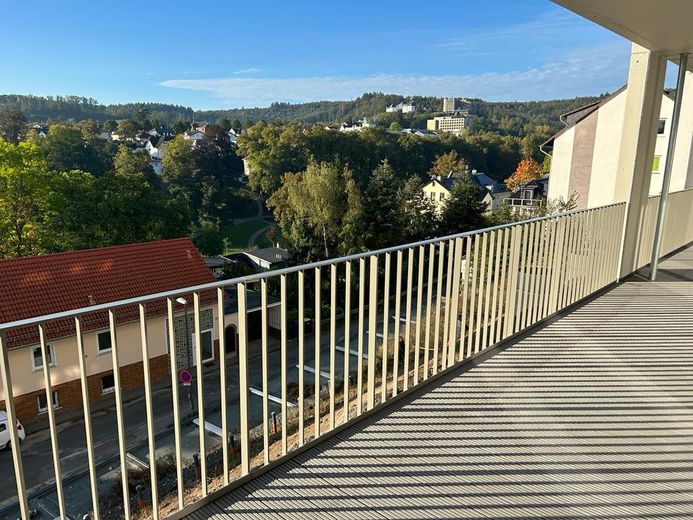 Top moderne, neuwertige 2 ZiKüche/Bad/ großer Balkon - Königsbergerstraße 1b – Foto 4