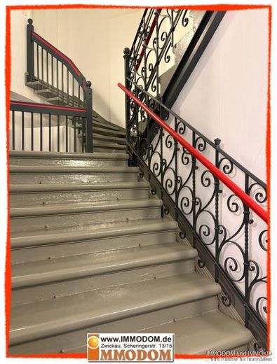 2-Zimmer-Wohnung, neu und hochwertig renoviert, in Zwickau-Pölbitz zu vermieten! – Treppenhaus