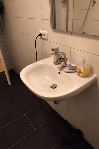 Freshly renovated 2-room apartment with kitchen and bathroom in Augsburg-Göggingen – Bad (Muster)