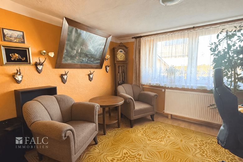 ***Einfamilienhaus in ruhiger Lage auf großem Grundstück - viel Raum für Ihre Ideen*** – Arbeitszimmer