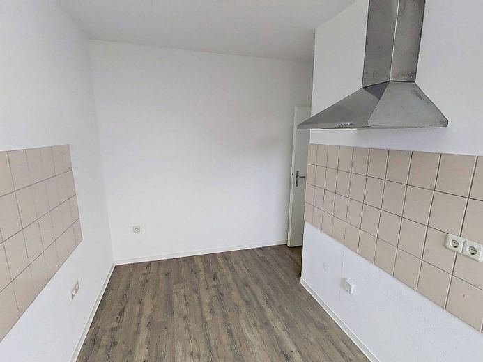 Ideale per famiglie e coppie: confortevole appartamento di 3 locali con loggia e molto spazio contenitivo – Ansicht II: Küche