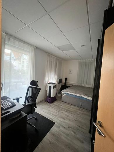 3-Zi.-EG-Wohnung Horkheim – Terrasse & 2 Tiefgaragestellpläte, ggf Friseurladen – Schlafzimmer