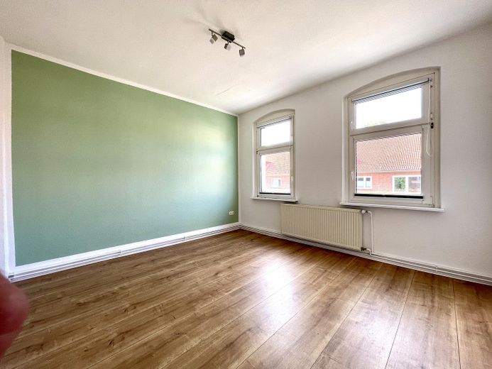 Stilvolles City-Apartment mit Bahnhofsnähe: Komfortables Wohnen in Lüneburg – Wohnzimmer