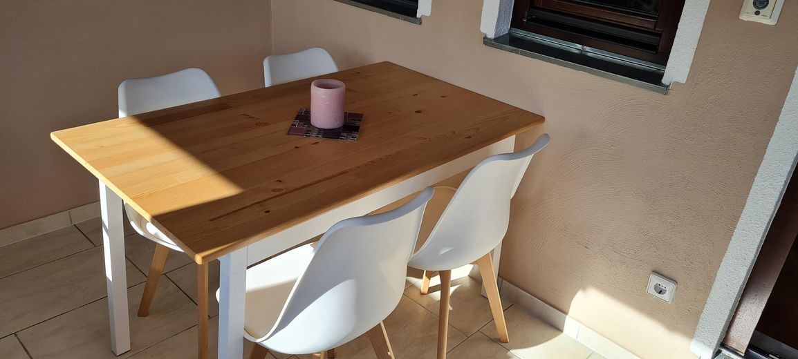Wohnen wie im Urlaub: Mediterraner Bungalow in Blankenfelde-Mahlow – Essplatz im Wintergarten OG
