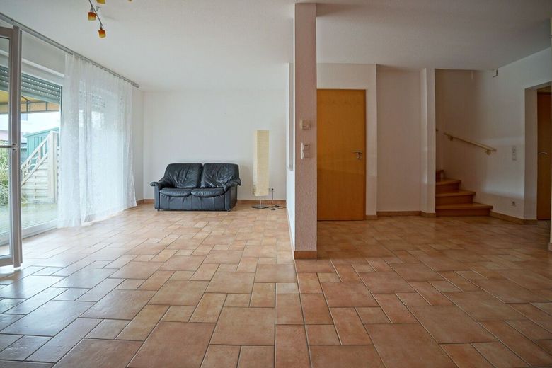 Sofort verfügbar: Gut geschnittenes Reihenmittelhaus in Langenhagen - Kaltenweide zu verkaufen! – Wohnzimmer - Ansicht I