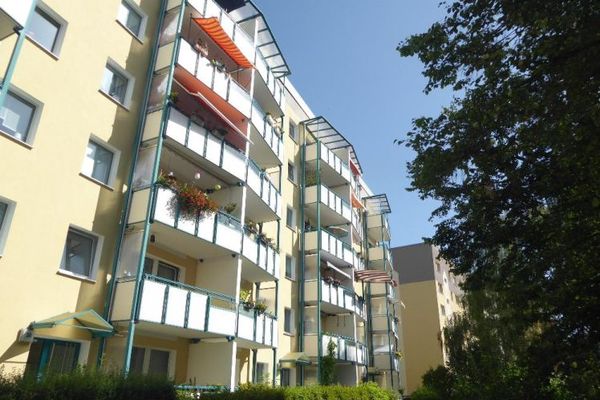optimal für die junge Familie... 4 Zimmer Wohnung mit Balkon und Einbauküche