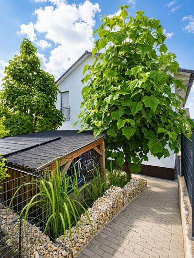 Modernes 217-m²-Familienhaus mit 8 Zimmern, PV-Speicher, Wallbox, Solar & großem Garten – Foto 5