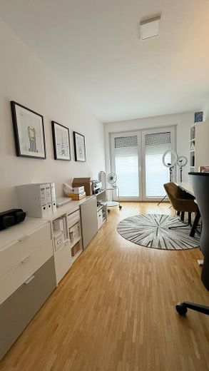 Modernes Townhouse am Rheinauer See – 5,5 Zimmer, 2 Terrassen, Garage & Top-Ausstattung – Büro/Kinderzimmer 1