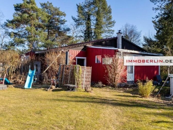 IMMOBERLIN.DE - Bajeczny bungalow ze słonecznym ogrodem i garażem w zalesionej okolicy – Zdjęcie 1