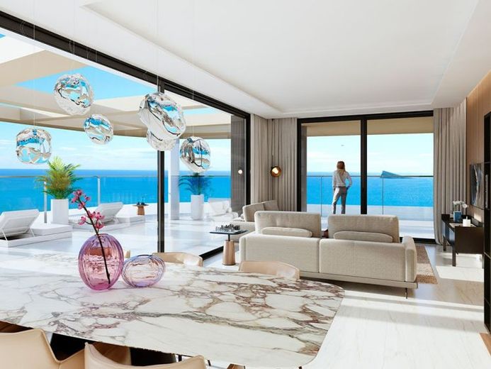 Wohnungen mit 4 Schlafzimmern, 3 Bädern, Klimaanlage, Fußbodenheizung in der ganzen Wohnung, Kfz-Stellplatz und Meerblick nur 100 m vom Strand – Foto 1