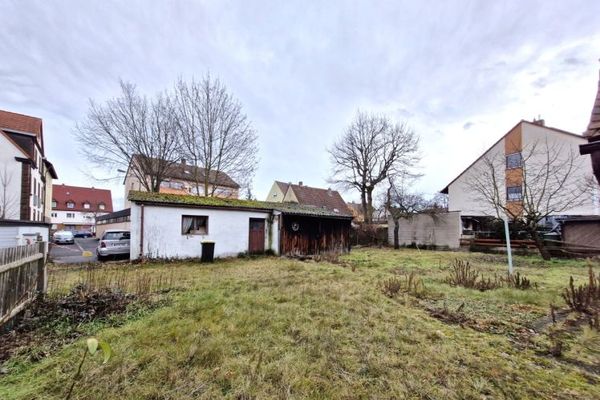 Norimberga - Eibach - Terreno con fabbricati esistenti