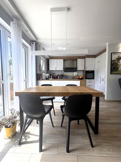 Für alle Lebensphasen: Moderne, barrierefreie EG-Wohnung mit Garten am Stadtpark Dietzenbach – Essbereich